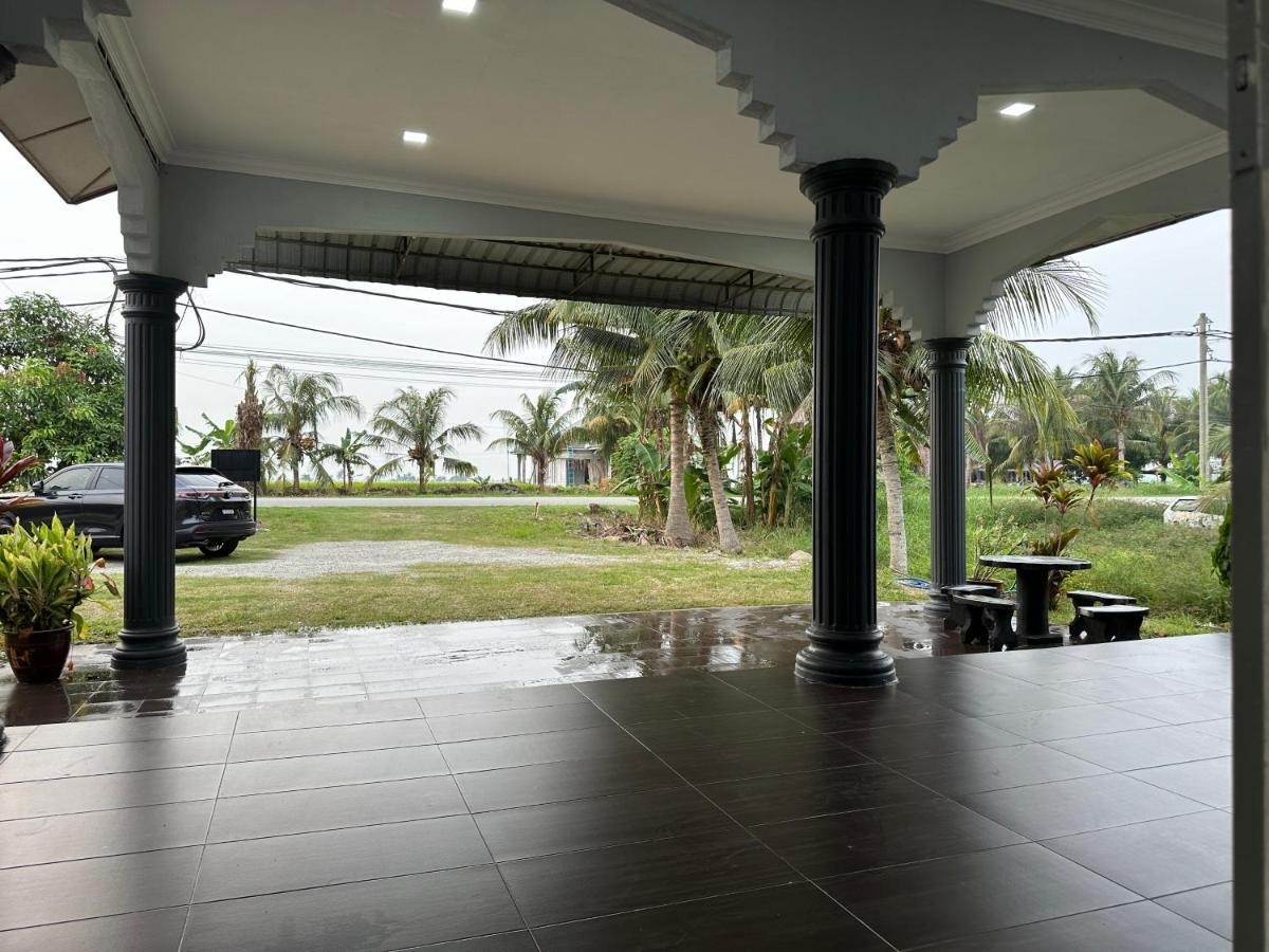 Ary&Zz Homestay For Islam Guests Tanjung Karang Exterior photo